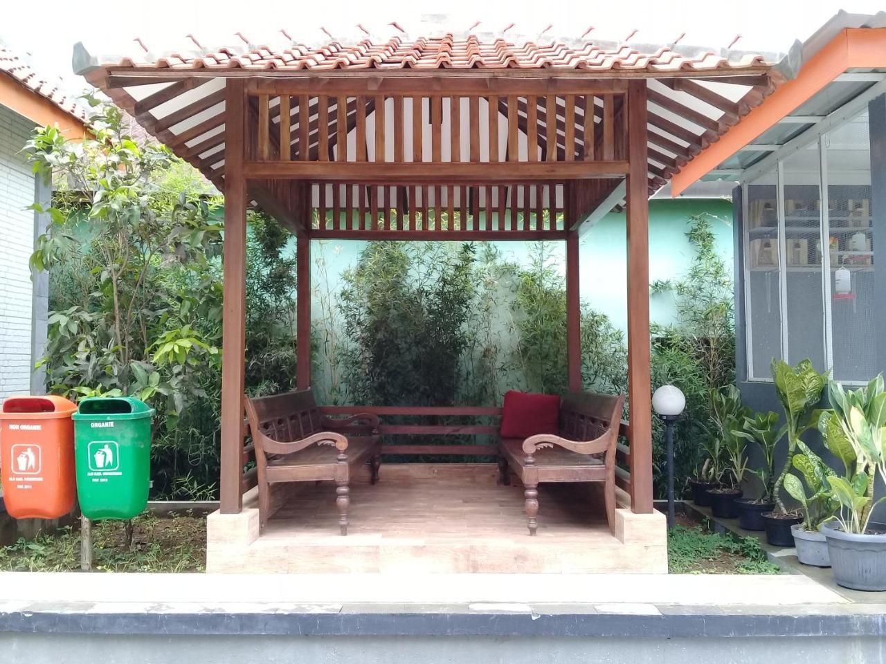 Wisma Lovebird Kalianget Exterior foto