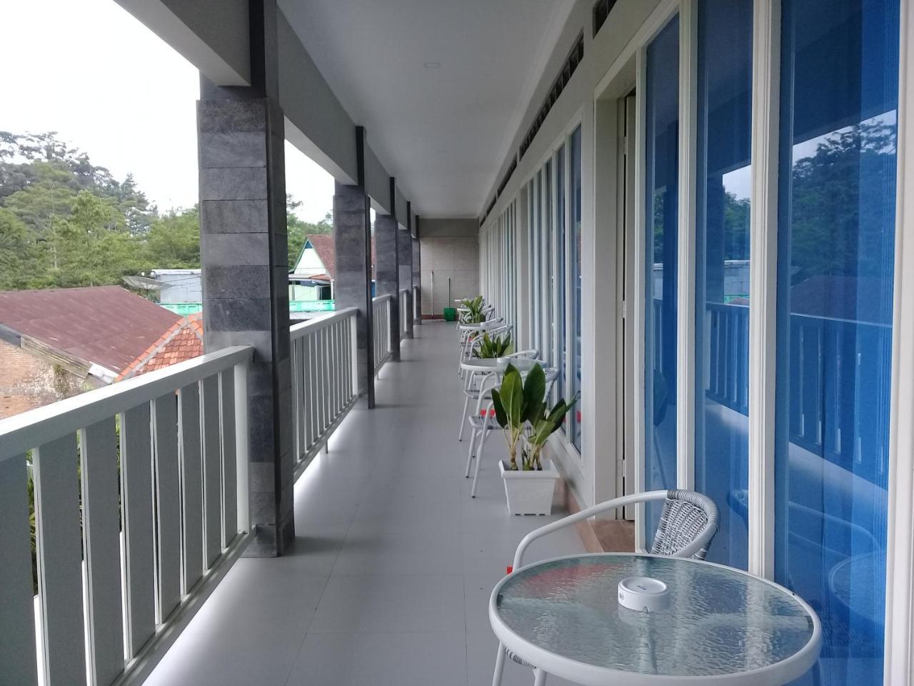 Wisma Lovebird Kalianget Exterior foto
